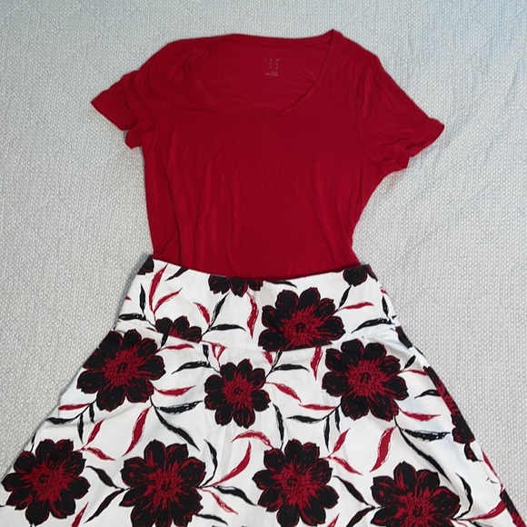 NYCC red black and white skirt and free T-shirt - Picture 3 of 7